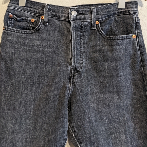 Levi's Wedgie Skinny High Rise Button Fly Ankle Jeans Washed Black raw hem Sz 31 - Picture 4 of 8